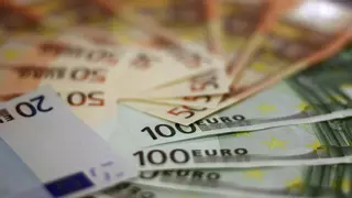 La Agencia Tributaria advierte: llevar encima más de esta cantidad en efectivo podría meterte en un problema