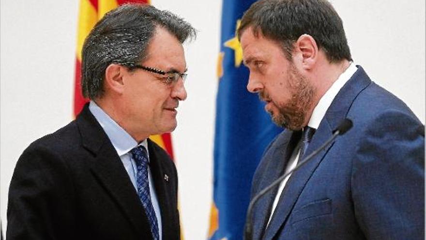 Mas i Junqueras van signar l&#039;acord de governabilitat el passat 19 de desembre.