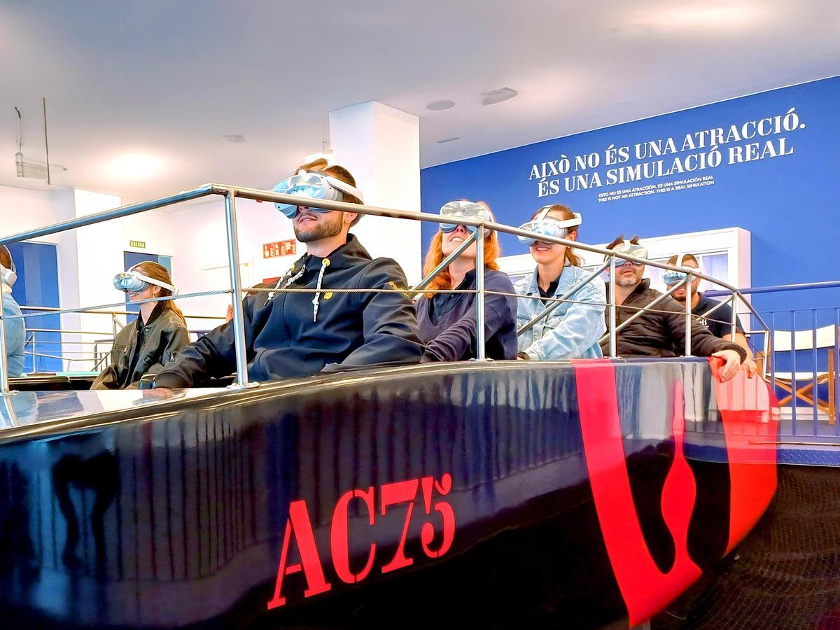 El centro de divulgación de la Copa América de vela incorpora por fin el simulador del velero AC75