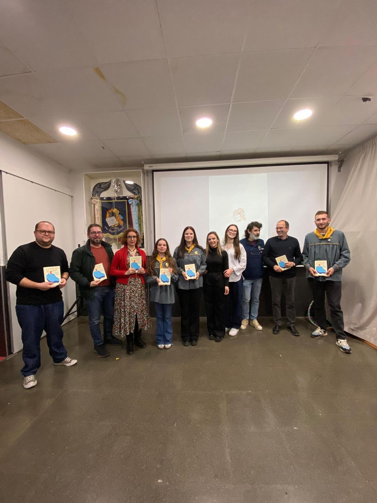 Colaboradores del llibret de Cronista, "Estem de remat", presentado este domingo.