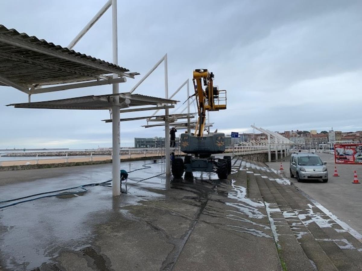 Inicio de los trabajos, este jueves en Poniente.