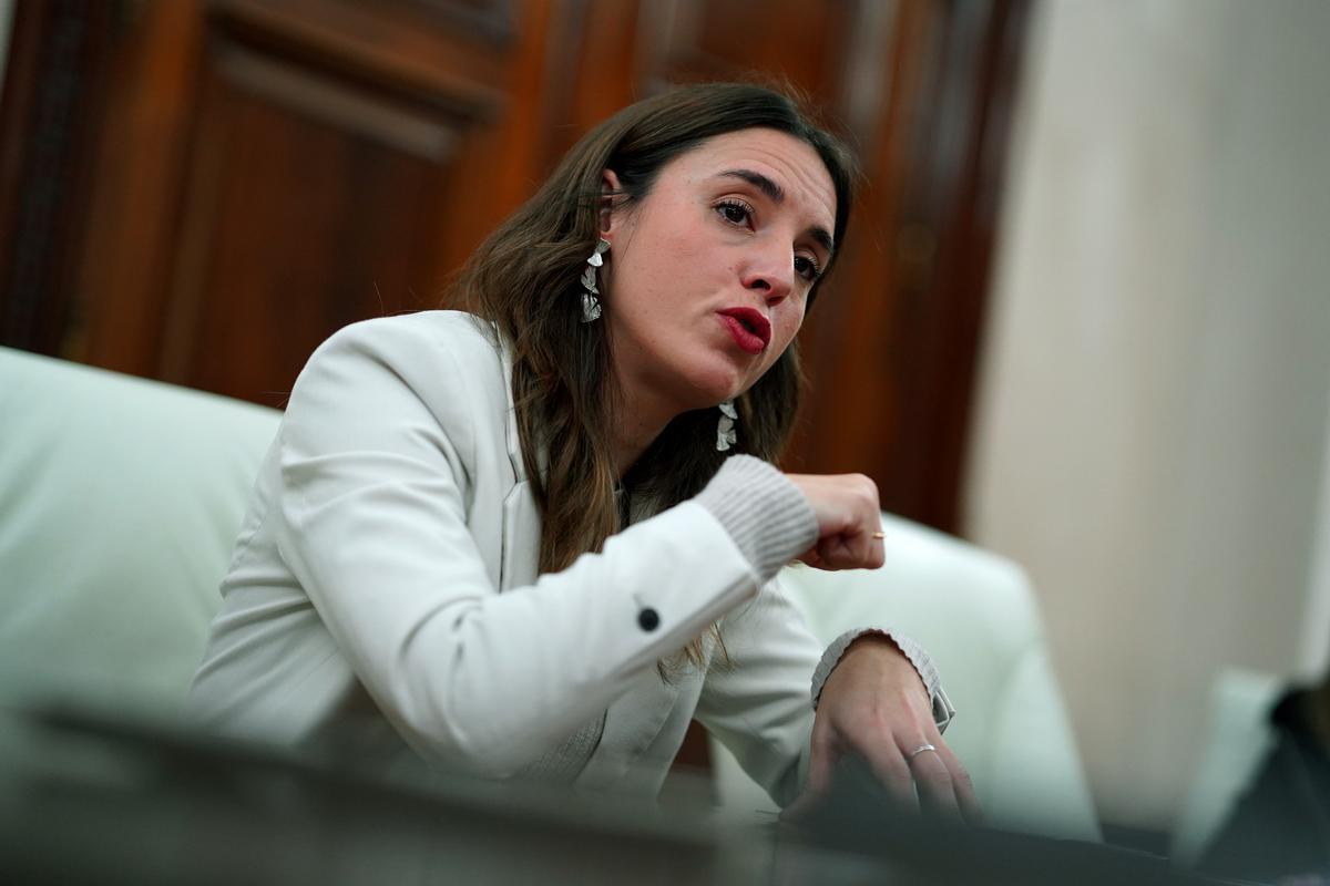 En una entrevista con EL PERIÓDICO DE ESPAÑA, Montero asegura que su responsabilidad es permanecer al frente del Ministerio para proteger a las mujeres frente a todas las violencias.