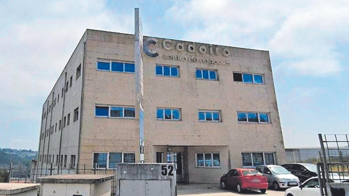 Nave situada en el polígono de A Costa Vella que es propiedad de Desproi, la empresa vinculada a Pichel