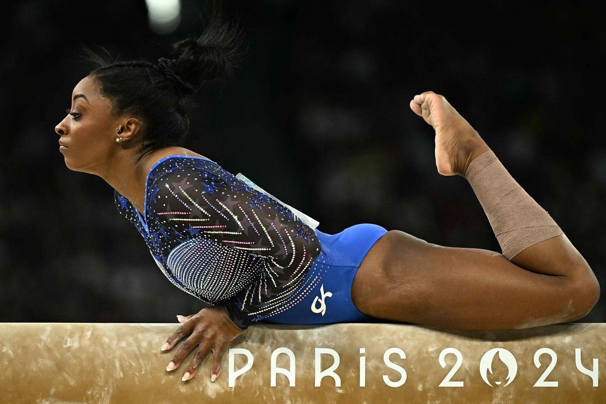 Simone Biles gana la medalla de oro en gimnasia artística