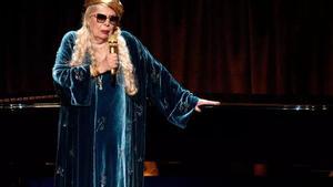 La compositora y cantante Joni Mitchell, tras recibir el Premio Gershwin de Canción Popular de la Biblioteca del Congreso de Estados Unidos.