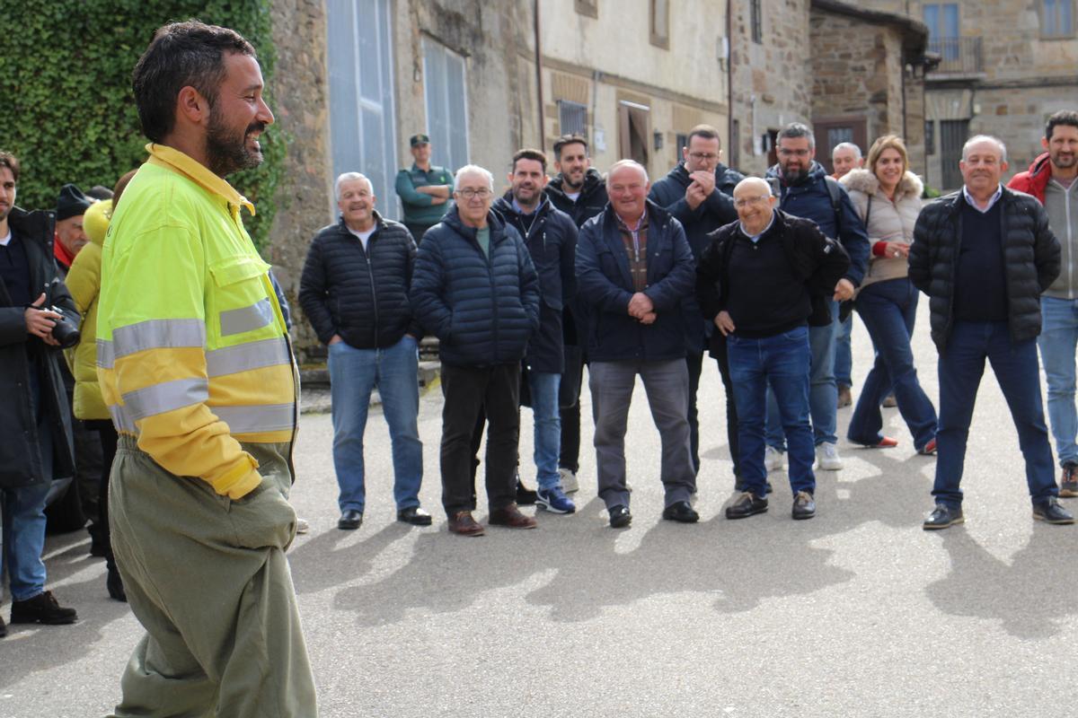Los bomberos forestales reivindican un operativo fijo todo el año en una marcha de Molezuelas a Villarciervos