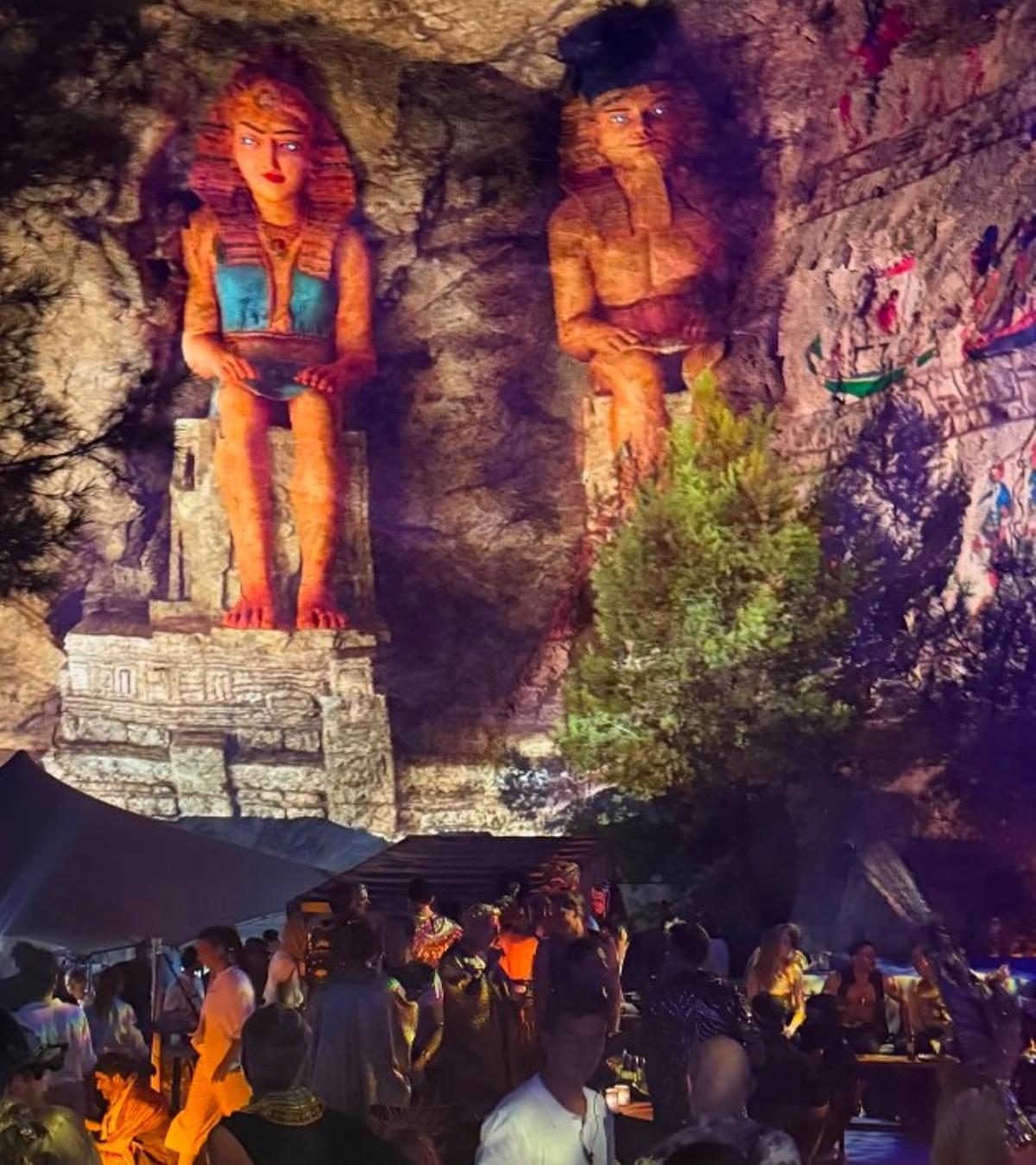 Galería: imágenes de la macrofiesta egipcia en Ibiza Galería: imágenes de la macrofiesta egipcia en Ibiza