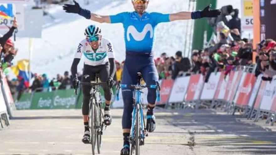 Alejandro Valverde es va imposar a Egan Bernal en el tram definitiu