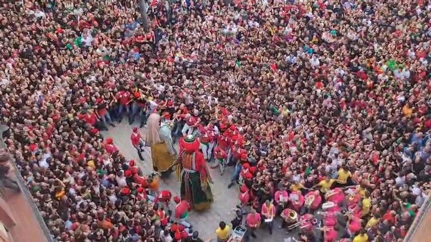 Els Gegants Vells tornen a dansar en el segon ball al Passacarrers de Patum d’aquest dissabte a la Plaça de Sant Pere