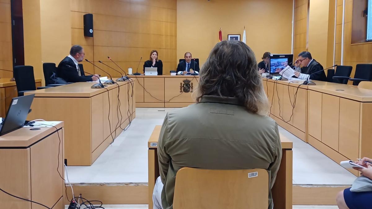 Acusado de intentar quemar una habitación de hotel en Santa Cruz