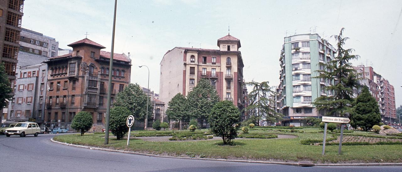 Una fotografía de la plaza de América incluida en la exposición.