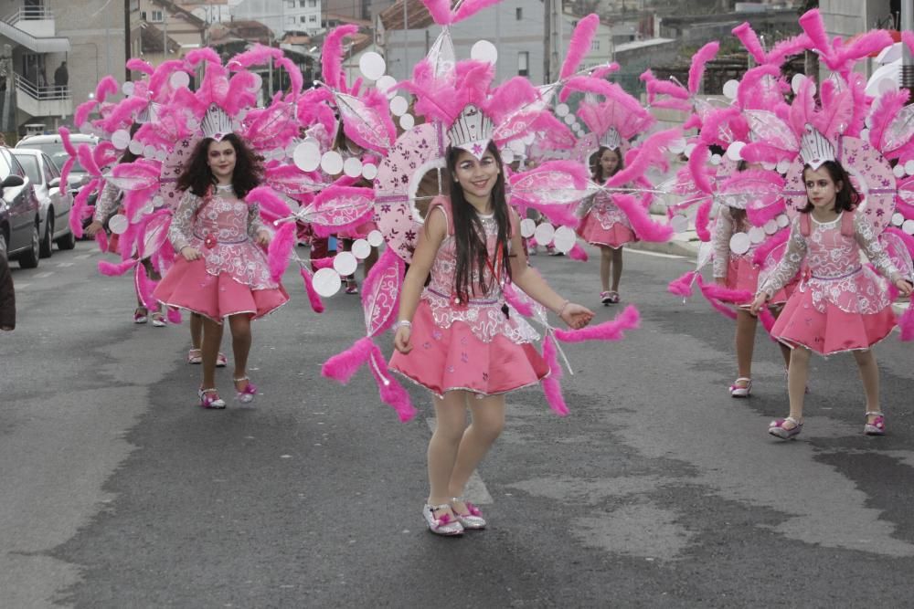 San Xulián pone el definitivo broche final al carnaval y celebra los 25 años de Os da Caña