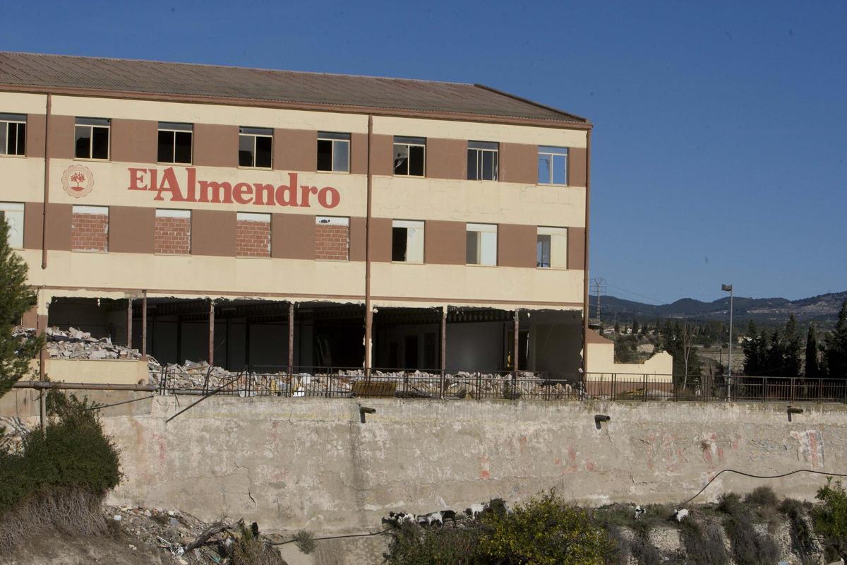 Xixona plantea transformar antiguas fábricas de turrón en viviendas
