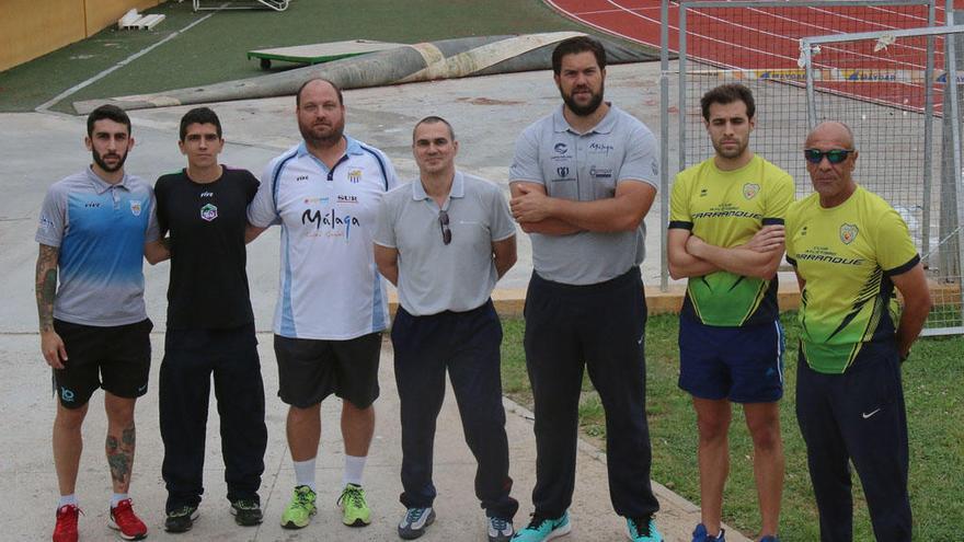 Varios de los deportistas afectados por el retraso de las obras en Carranque.