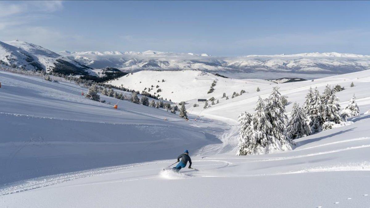 Las estaciones se revitalizan tras las nevadas traídas por la borrasca Gloria