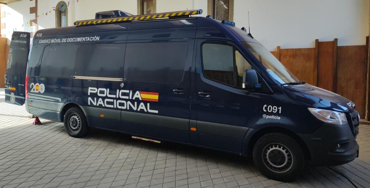 El vehículo Integral de Documentación (VIDOC) de la Policía Nacional se desplazará a la Villa de Ingenio los próximos 27 y 28 de abril .