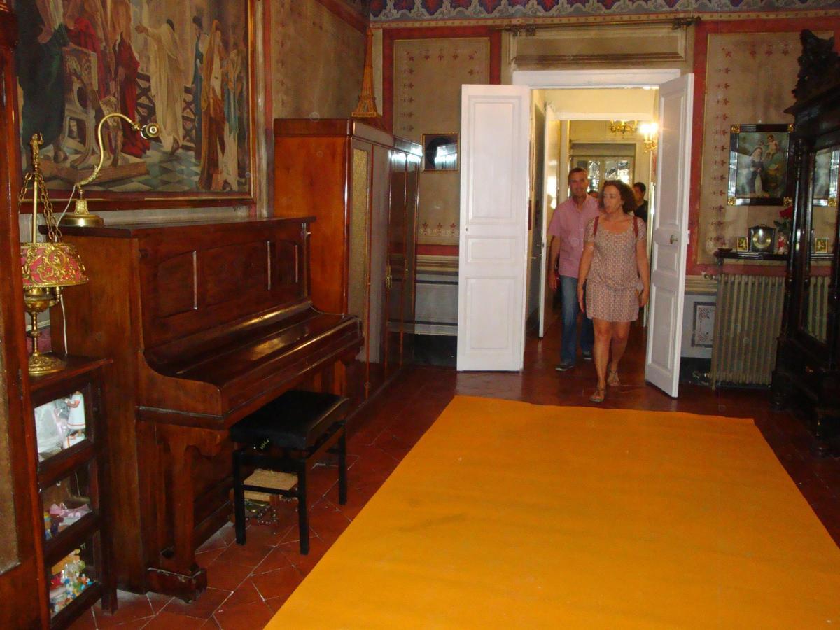 El saló de la casa de Manuel Oms i de Prat, alcalde de Manresa a final del segle XIX, va despertar curiositat