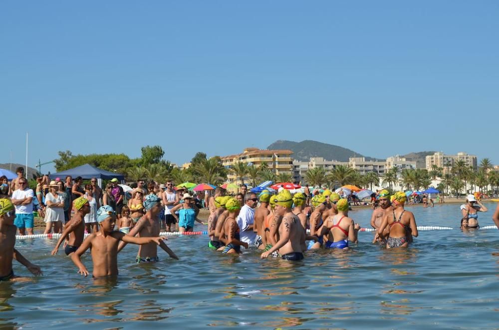 Más de 200 participantes 'se mojan' por la esclerósis múltiple en Playa Paraíso