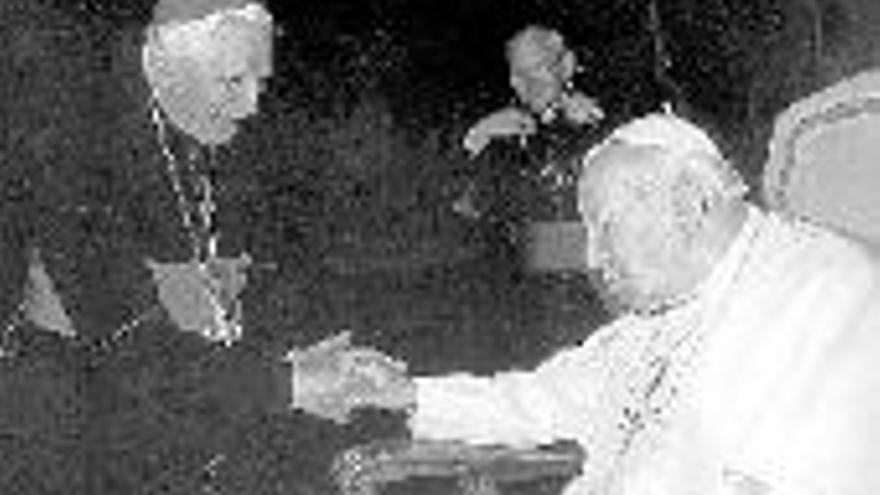 Juan Pablo II dicta normas para los políticos católicos
