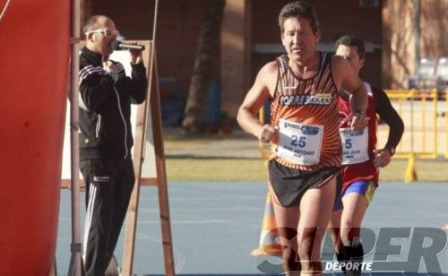 Cristina González bate su récord nacional en Valencia con 73,3 km