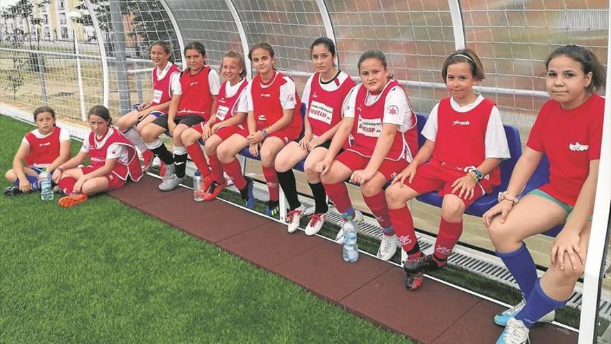 El fútbol femenino conquista Mérida