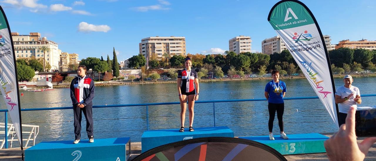 La suecana Elena Pérez, en el tercer puesto del podio.