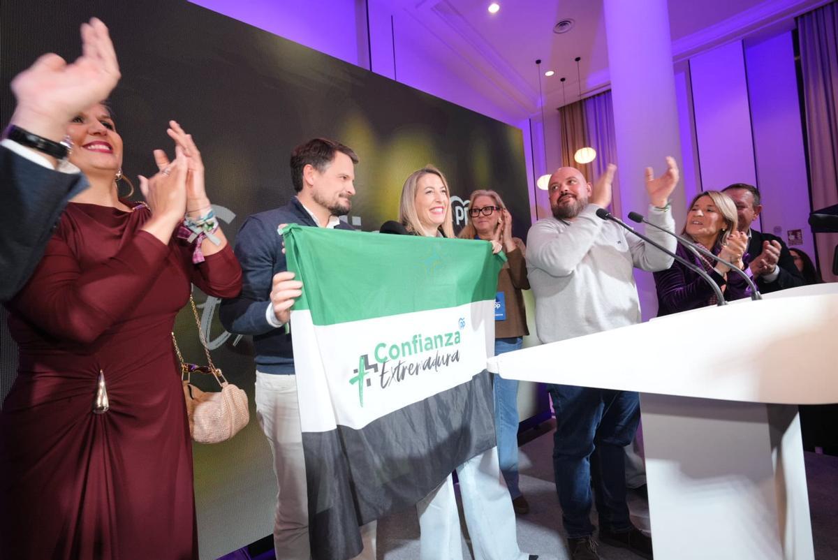 María Guardiola antes de comparecer en Mérida