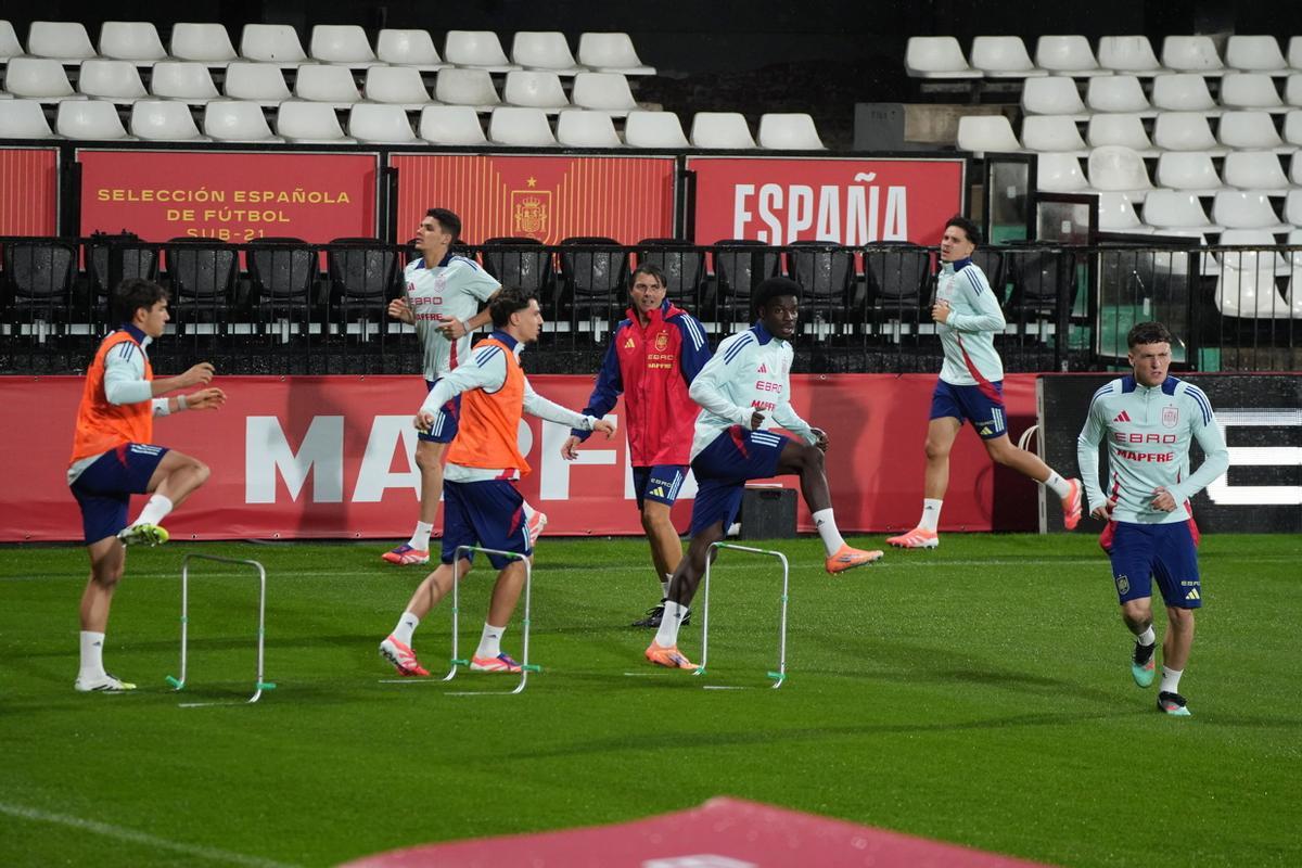 La selección española sub-21 se ejercitó en el Estadio Castalia.