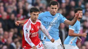 Arsenal y Manchester City se enfrentan en la final de la Carabao Cup hoy dimingo 22 de marzo