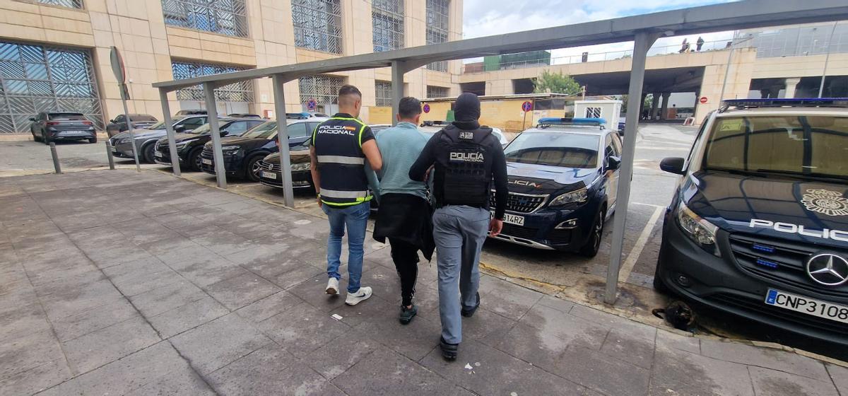 Traslado de 'Pipo' Chavarría por la Policía Nacional.