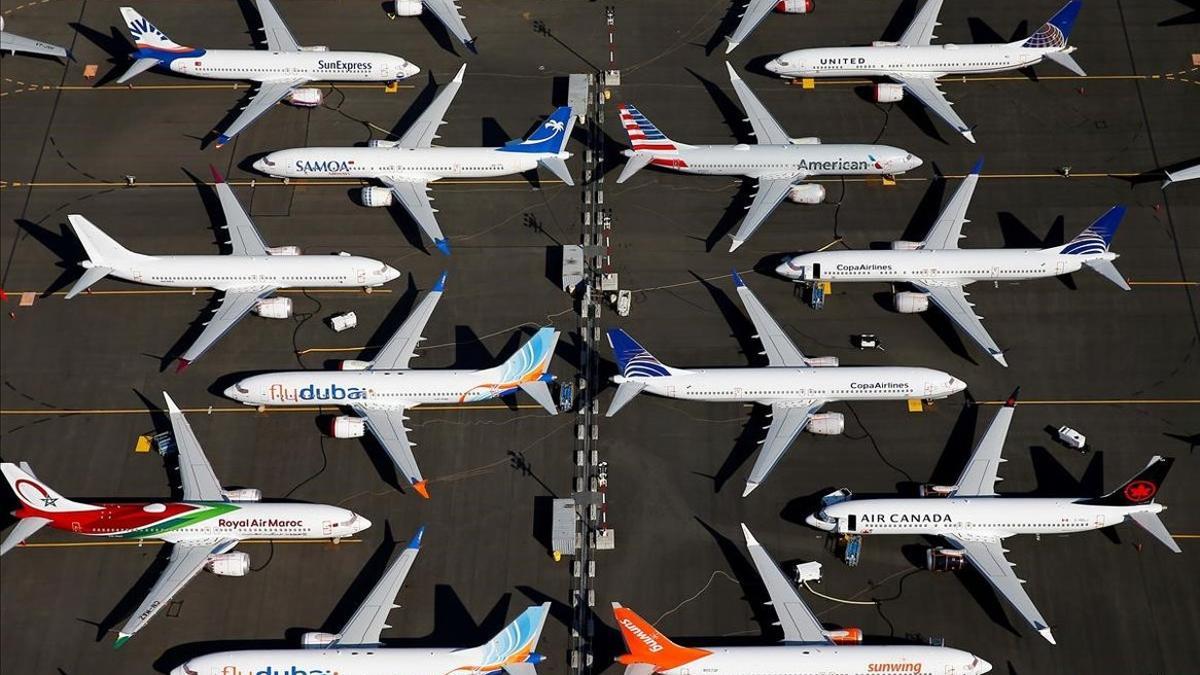 Aviones Boeing 737 MAX  estacionados en una base aérea en Seattle.