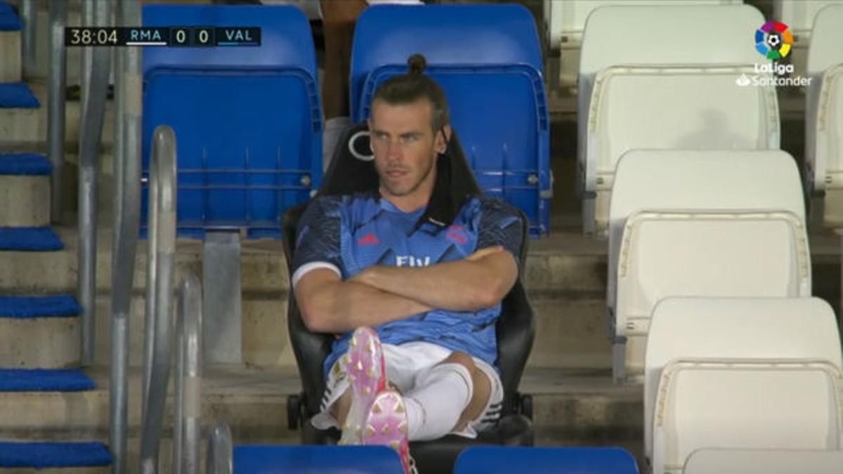 Así de animado vivió Bale la victoria del Madrid... desde el banquillo