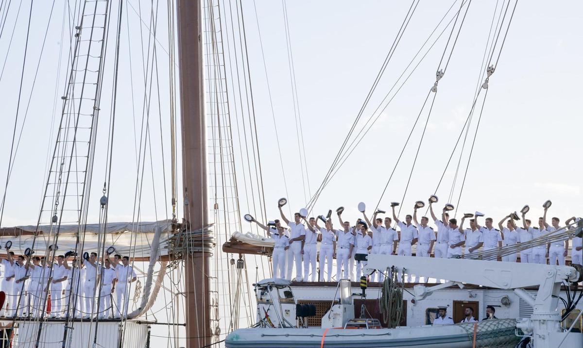 La princesa Leonor atraca en Tenerife a bordo del Juan Sebastián Elcano La princesa Leonor atraca en Tenerife a bordo del Juan Sebastián Elcano