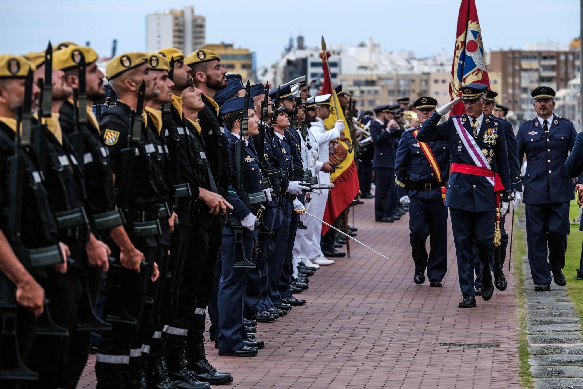 Las Fuerzas Armadas se reencuentran con la sociedad isleña tras la pandemia