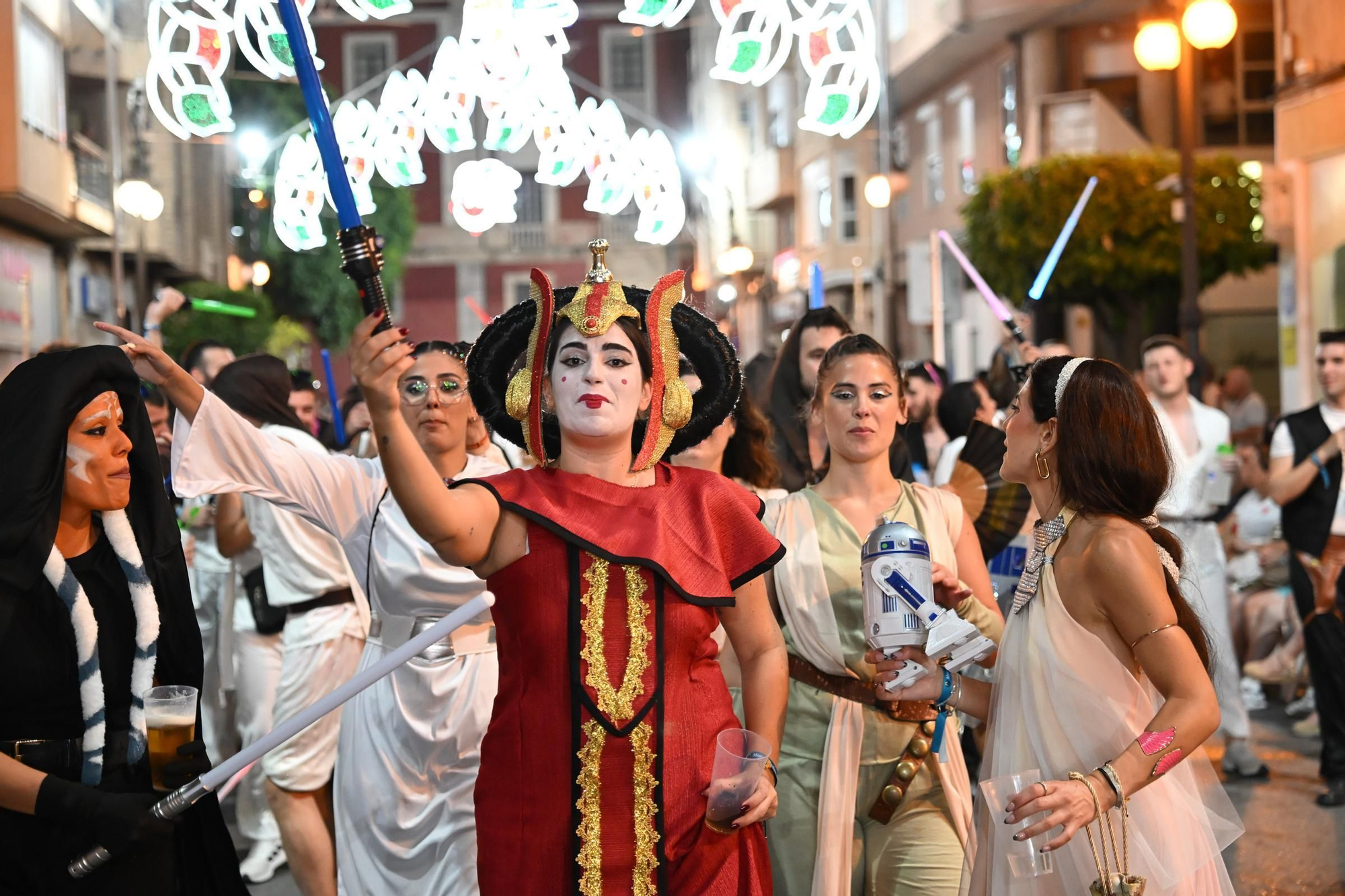 Las mejores imágenes de la Retreta de los Moros y Cristianos de Orihuela