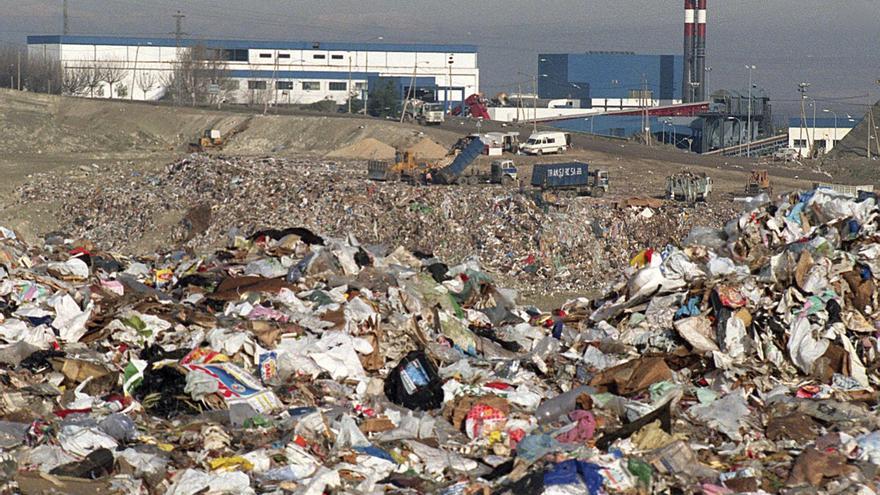 Encuentran el cuerpo de un bebé entre la basura de una planta de residuos de Madrid