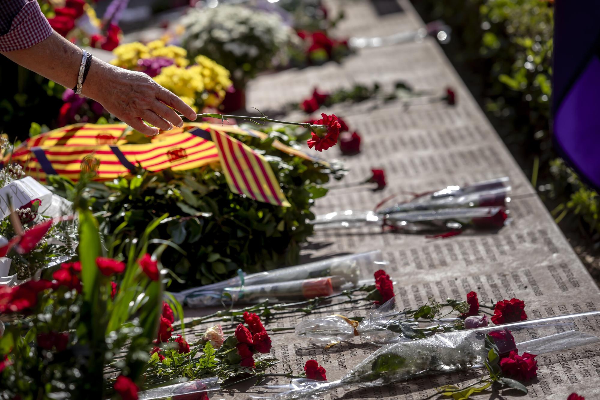 Homenaje a Aurora Picornell y las 'Roges del Molinar' en el cementerio de Palma