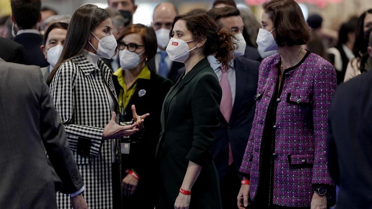 La Reina Letizia e Isabel Díaz Ayuso, en la inauguración de Fitur 2022.