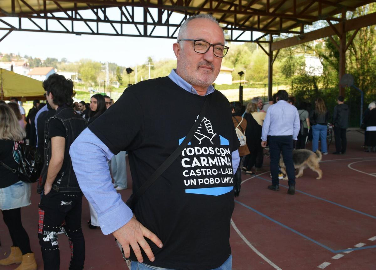 Todos con Carmiña asociación de vecinos Castro Laxe recaudando dinero para la reconstrución