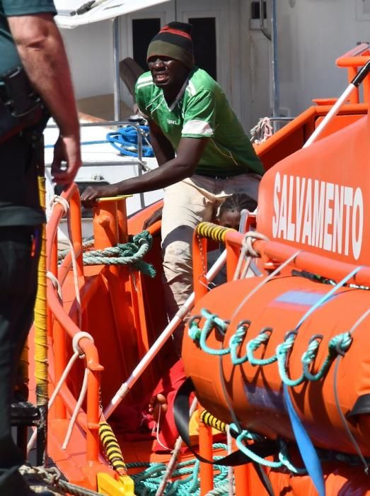 28/02/20 ARGUINEGUIN. MOGÁN. Llegada de migrantes al puerto de Arguineguin después de ser rescatados por un velero. Fotógrafa: YAIZA SOCORRO.  | 28/02/2020 | Fotógrafo: Yaiza Socorro