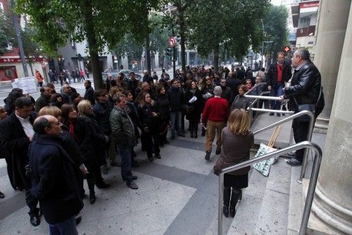 Protesta de Funcionarios y Jubilados ante la Delegacion de la agencia Tributaria