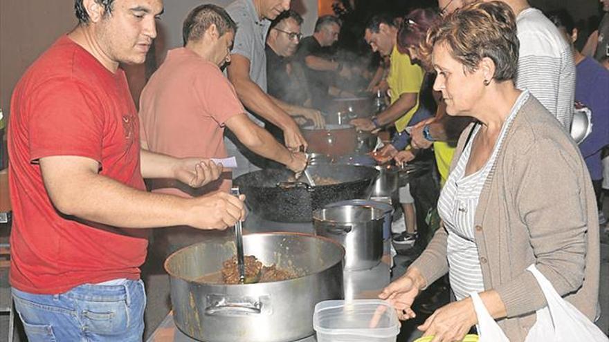 La cena de ‘carn de bou’ cita a 2.000 comensales