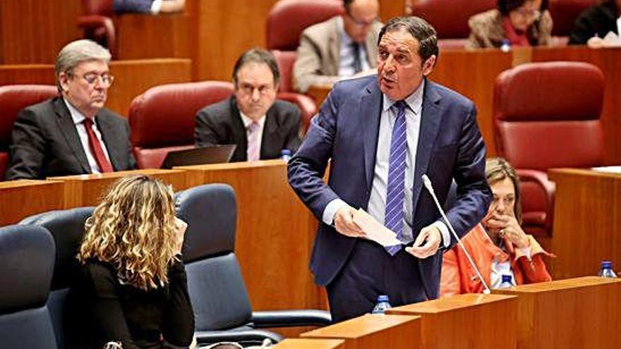 Sáez Aguado, en un momento de su intervención en el Pleno de ayer.