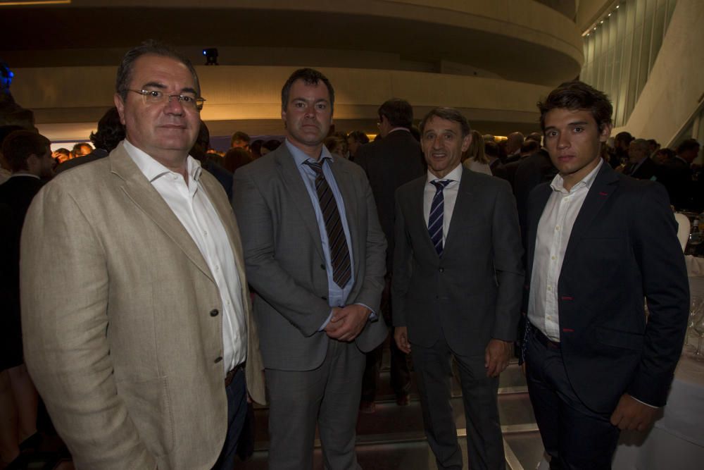 Jaime Prior, David Fernández, director financiero de Levante-EMV,Francisco Verdoy, junto a su hijo, ambos de Edicover
