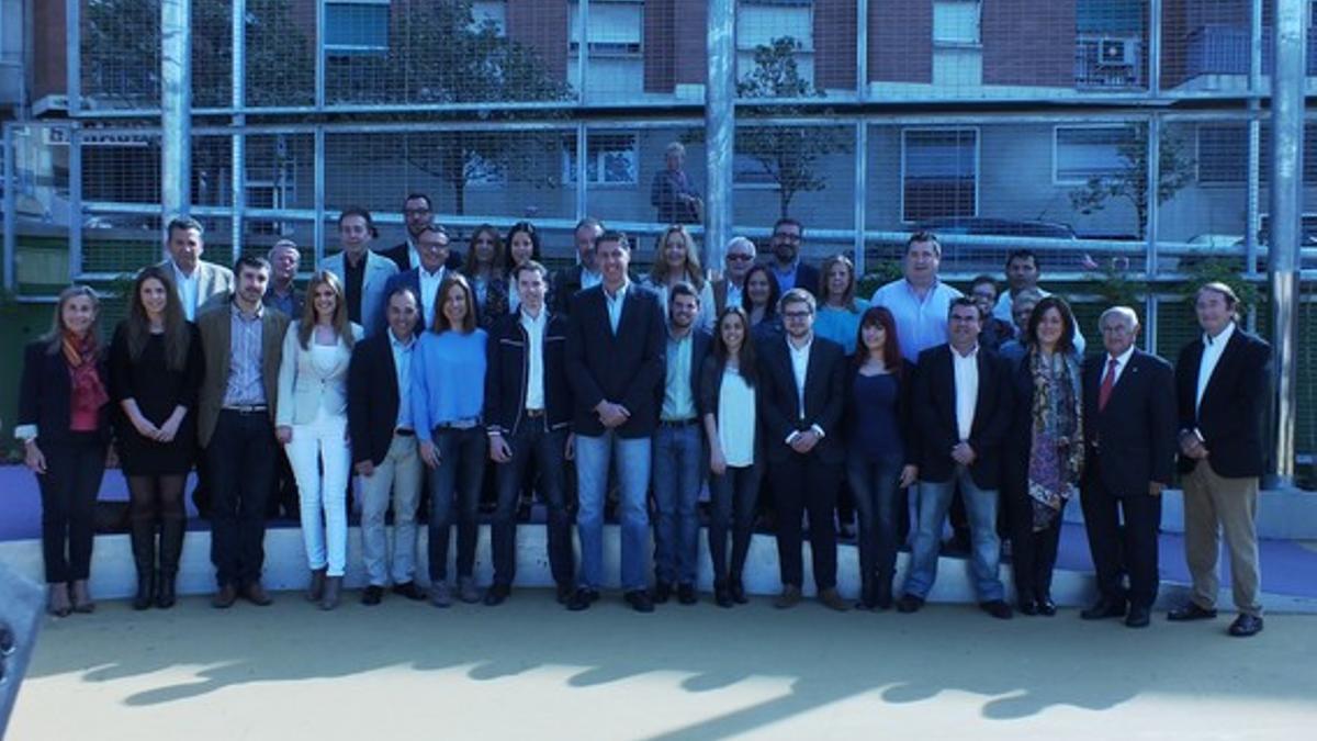 Foto de familia de la candidatura del Partido Popular en Badalona.