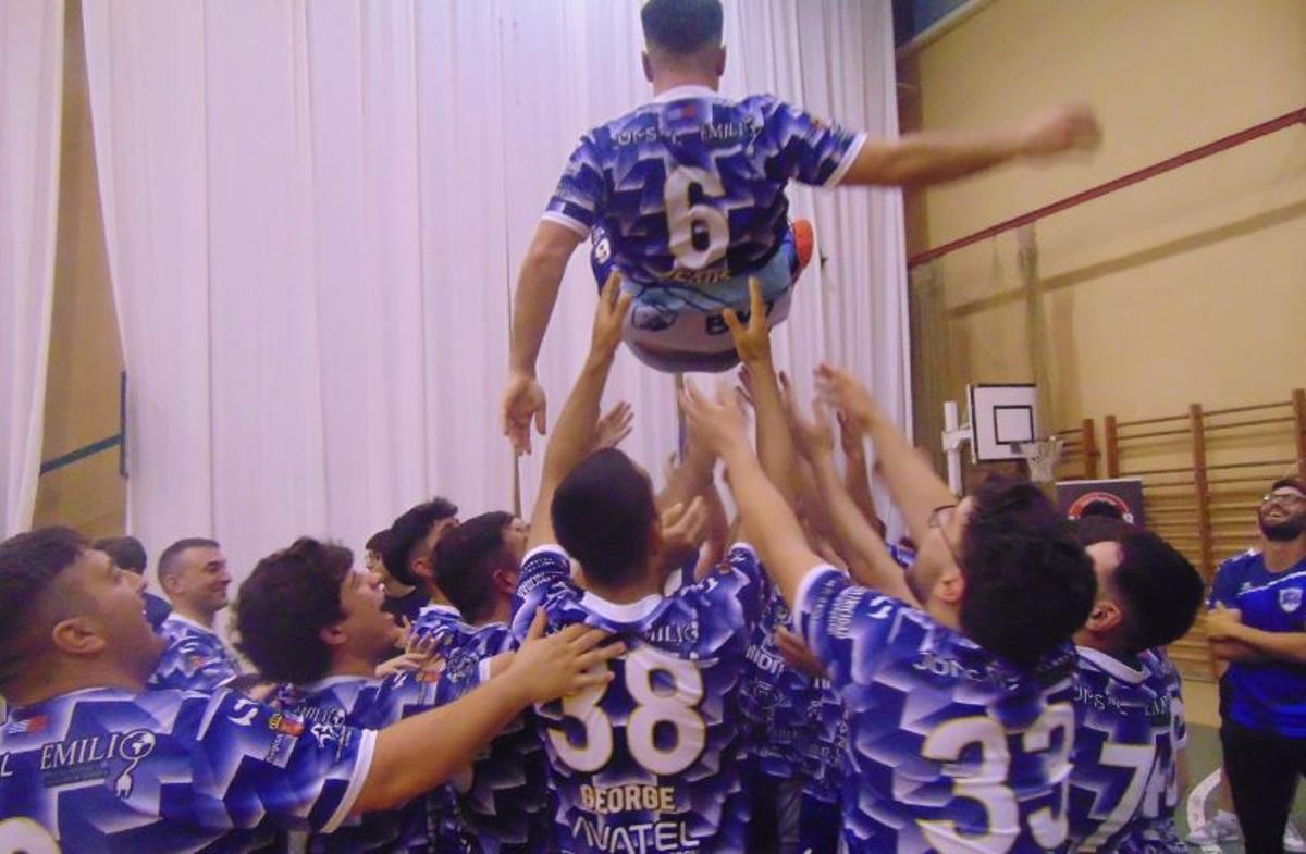 Celebración del equipo jumillano
