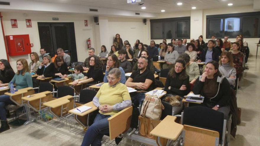 Participantes en la jornada de la Escuela Oficial de Idiomas.   | // I. OSORIO