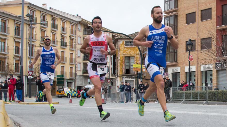 Más de 400 deportistas se dan cita en el XIX &#039;duatlón Caravaca&#039;