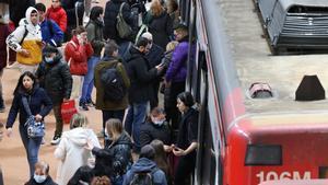 Una avaria a Atocha provoca retencions en vuit línies de Rodalies i la pèrdua dels nervis d’alguns usuaris