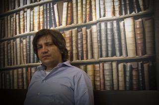 Alejandro Zambra, nuevo columnista de 'abril': "Hay muchos escritores que reprimen lo que no parece literario"